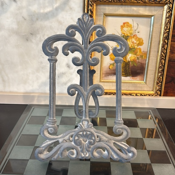 Elegant Gray Decorative Easel - Picture 2 of 5